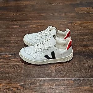 Veja Sneakers Sz 7